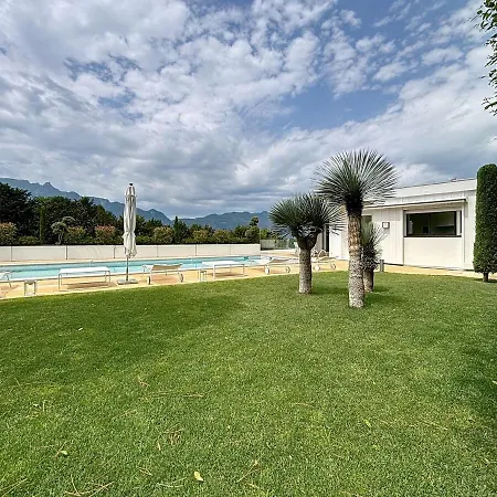 Azur - Elegante Et Detente