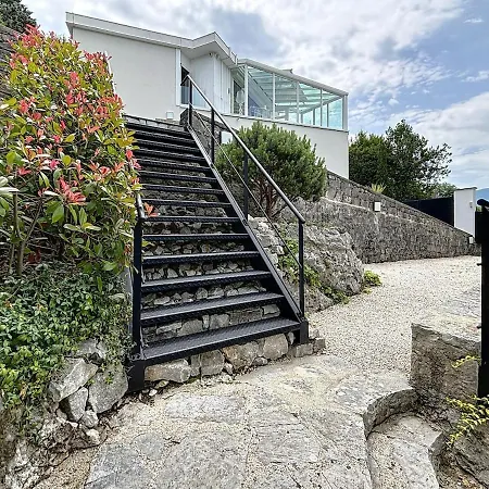 Azur - élégante Et Détente