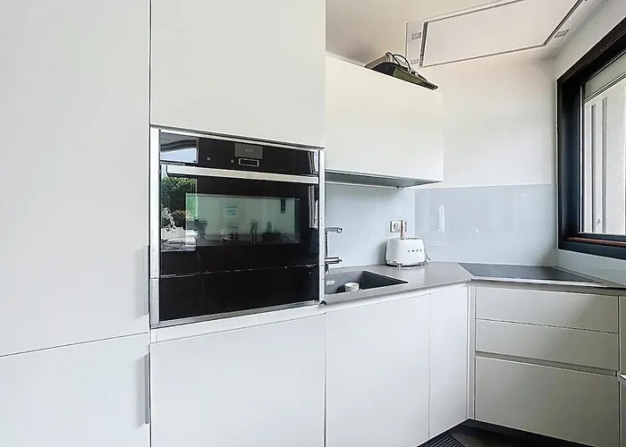 Azur - Elegante Et Detente * إيكس ليه با