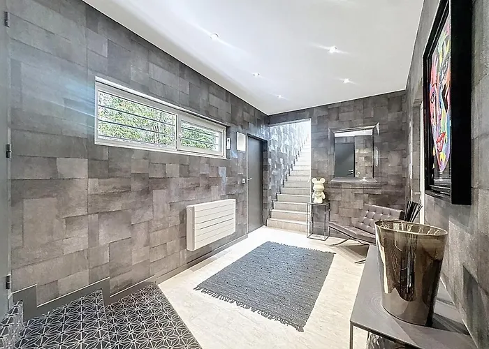 Azur - Elegante Et Detente