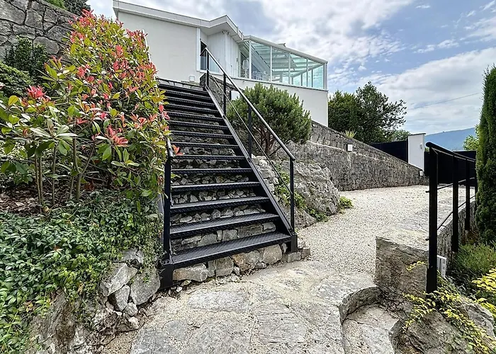 Azur - élégante Et Détente